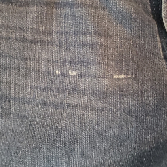 Levi Curvy - Picture 10 of 10